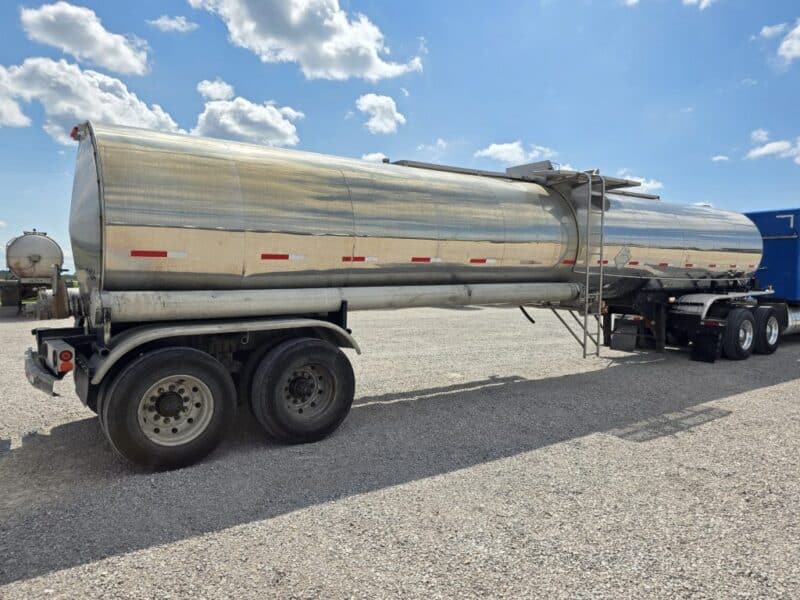 U-4910 1989 Sunshine 7000 Gallon Stainless Steel Semi Tanker