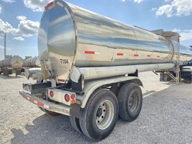 U-4910 1989 Sunshine 7000 Gallon Stainless Steel Semi Tanker