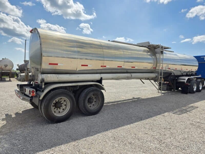 U-4910 1989 Sunshine 7000 Gallon Stainless Steel Semi Tanker