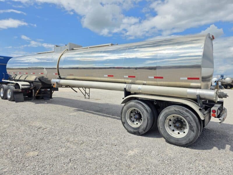U-4910 1989 Sunshine 7000 Gallon Stainless Steel Semi Tanker