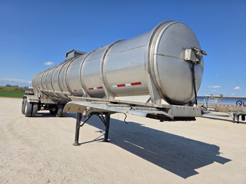 12″ U-4916 1972 Fruehauf 6700 Gallon Stainless Steel Semi Tanker w. 12in Unload