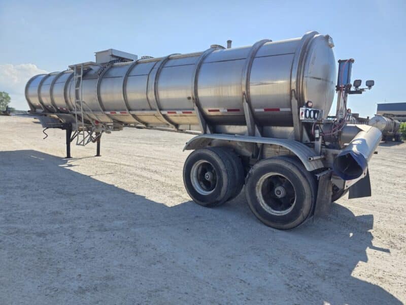12″ U-4916 1972 Fruehauf 6700 Gallon Stainless Steel Semi Tanker w. 12in Unload