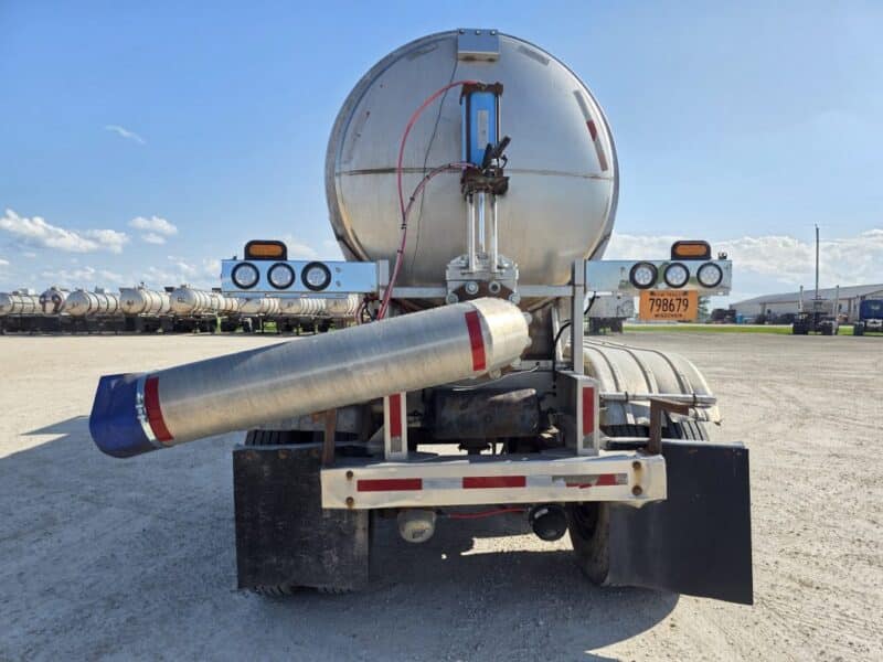 12″ U-4916 1972 Fruehauf 6700 Gallon Stainless Steel Semi Tanker w. 12in Unload