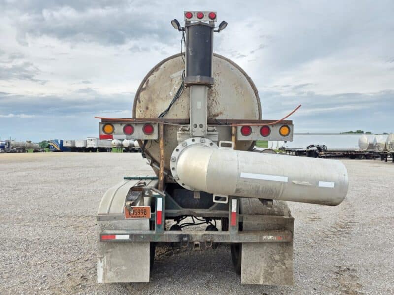 18″ U-4901 1979 Heil 6300 Gallon Stainless Steel Semi Tanker w. 18in Unload