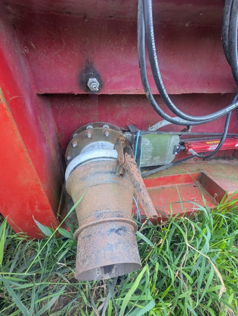 2008 Dragon Frac Tank with Hydraulic Lift Cylinders on Side. Front Load.