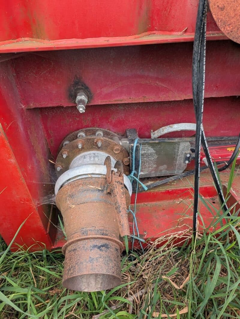 2008 Dragon Frac Tank with Hydraulic Lift Cylinders on Side. Front Load.