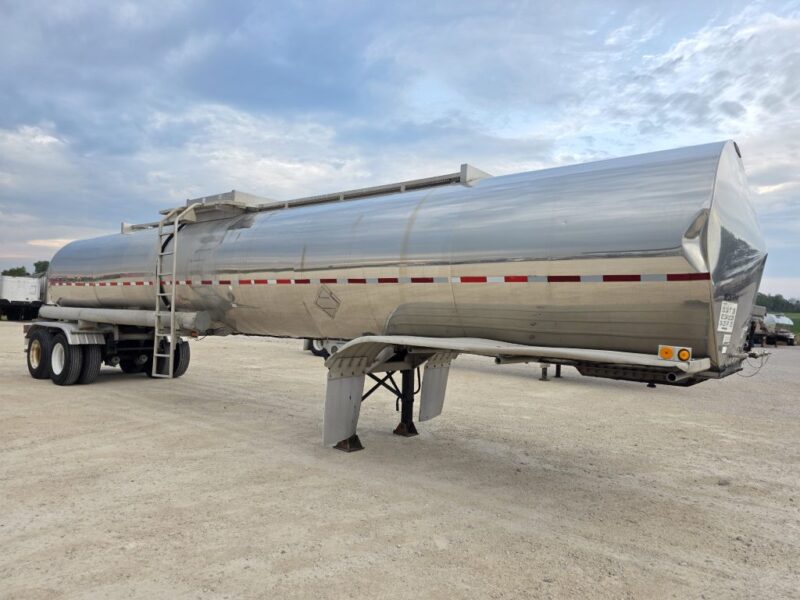 U-4915 1997 Trailmaster 7000 Gallon Stainless Steel Semi Tanker