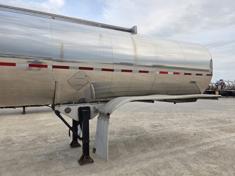 U-4915 1997 Trailmaster 7000 Gallon Stainless Steel Semi Tanker