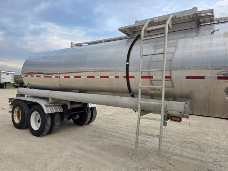 U-4915 1997 Trailmaster 7000 Gallon Stainless Steel Semi Tanker