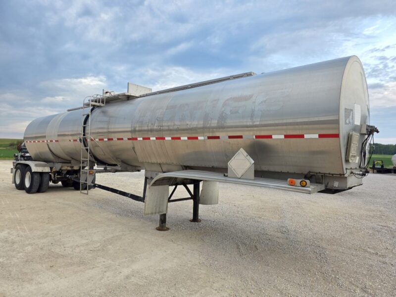 U-4905 1991 Brenner 6900 Gallon Stainless Steel Semi Tanker
