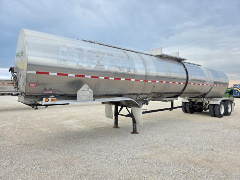 U-4905 1991 Brenner 6900 Gallon Stainless Steel Semi Tanker