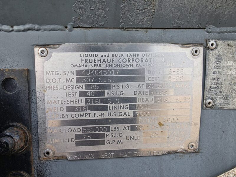 U-4911 1988 Fruehauf 7000 Gallon Stainless Steel Semi Tanker
