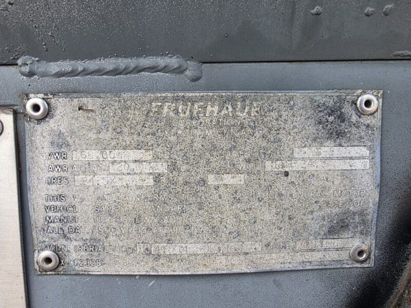 U-4911 1988 Fruehauf 7000 Gallon Stainless Steel Semi Tanker