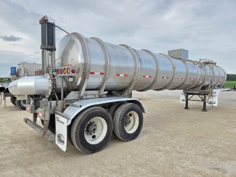 18″ U-4907 1996 Barbel 7000 Gallon Stainless Steel Semi Tanker w. 18in Unload