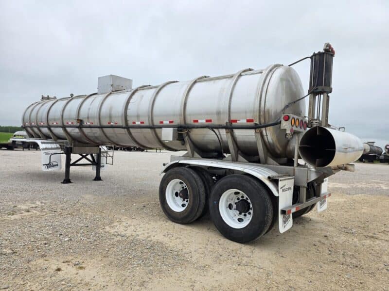 18″ U-4925 1978 Kari Kool 6500 Gallon Stainless Steel Semi Tanker w. 18in Unload