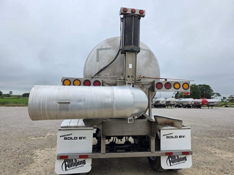 18″ U-4925 1978 Kari Kool 6500 Gallon Stainless Steel Semi Tanker w. 18in Unload