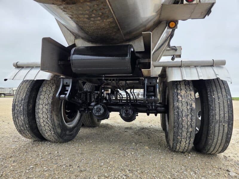 18″ U-4925 1978 Kari Kool 6500 Gallon Stainless Steel Semi Tanker w. 18in Unload