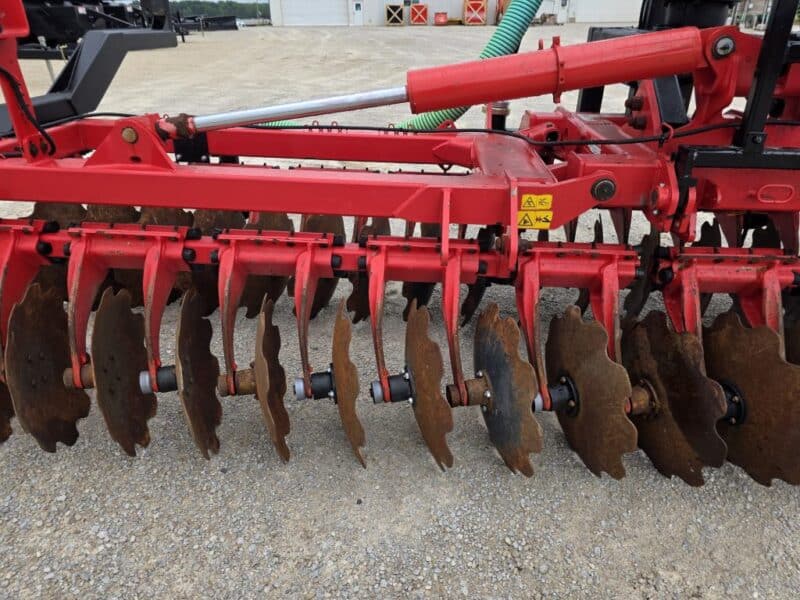 Phil’s Pumping 20′ Pottinger Disc Manure Incorporator w. 6″ Stinger