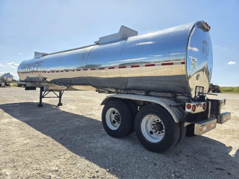 U-4914 1993 Brenner 6700 Gallon Stainless Steel Semi Tanker