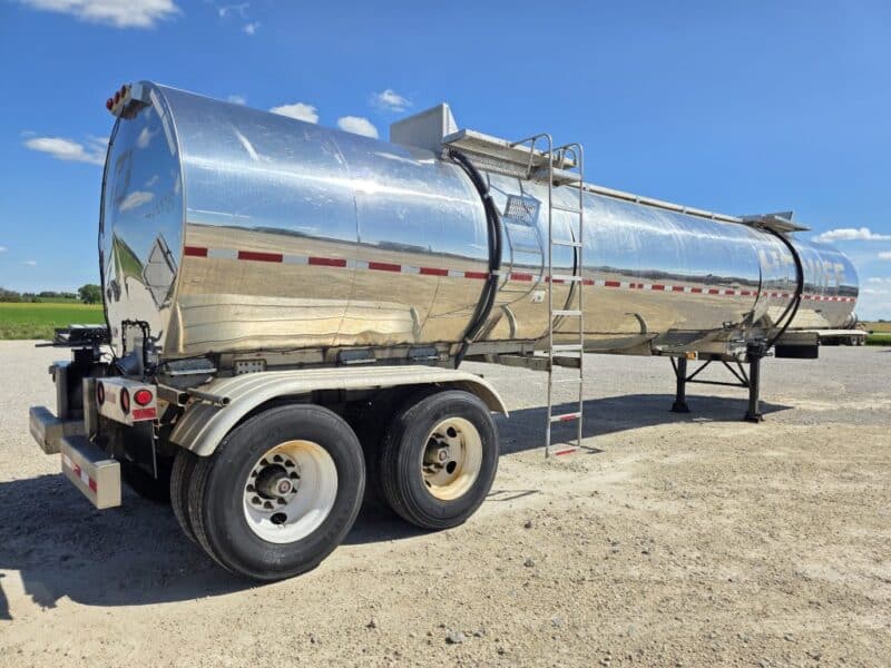 U-4914 1993 Brenner 6700 Gallon Stainless Steel Semi Tanker