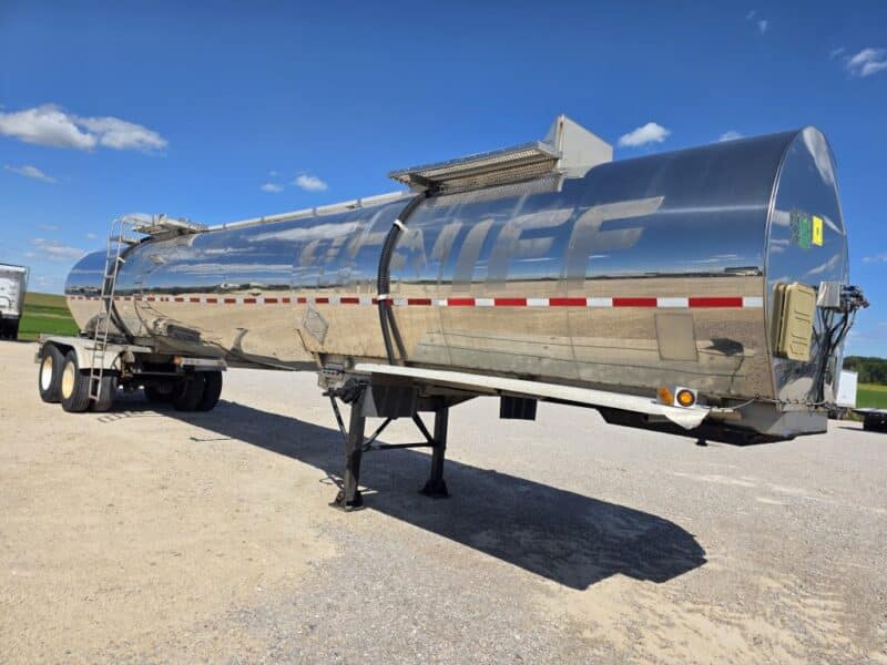 U-4914 1993 Brenner 6700 Gallon Stainless Steel Semi Tanker
