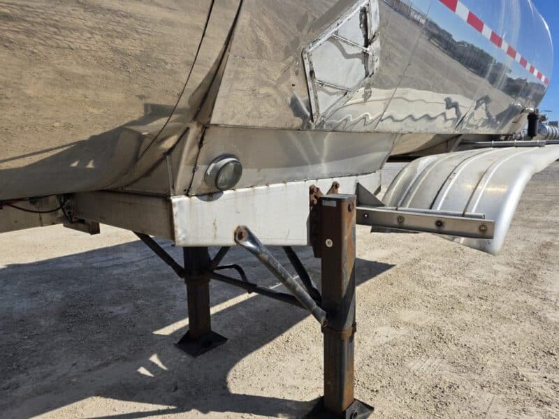 U-4917 1998 Brenner 7000 Gallon Stainless Steel Semi Tanker