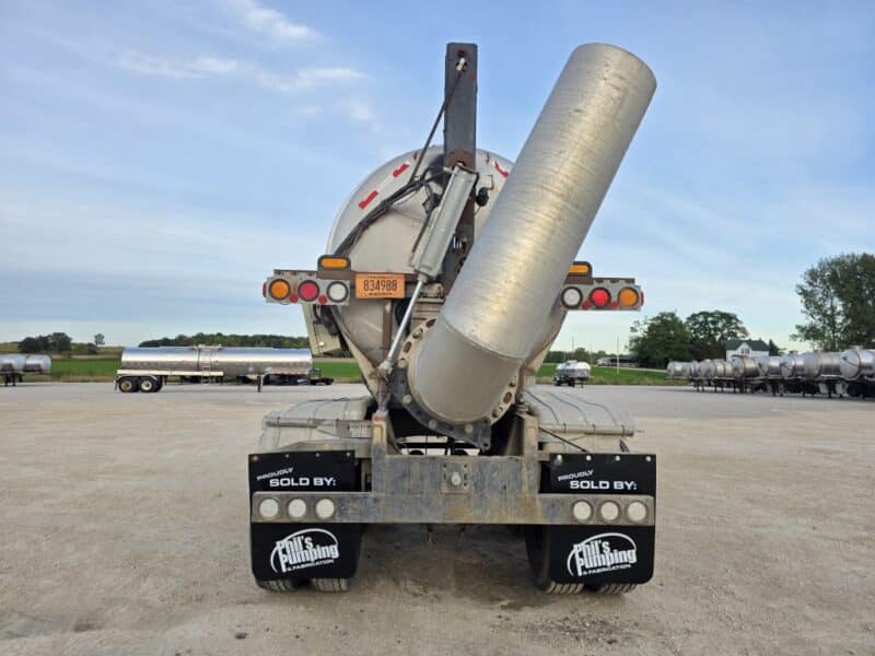 20″ Swivel U-4935 1978 Kari Kool 6500 Gallon Stainless Steel Semi Tanker