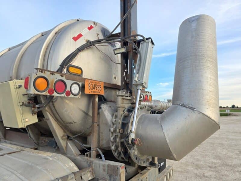 20″ Swivel U-4935 1978 Kari Kool 6500 Gallon Stainless Steel Semi Tanker