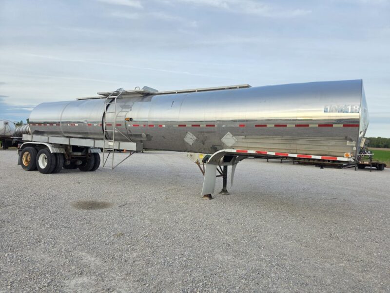U-4919 1994 Polar 7000 Gallon Stainless Steel Semi Tanker