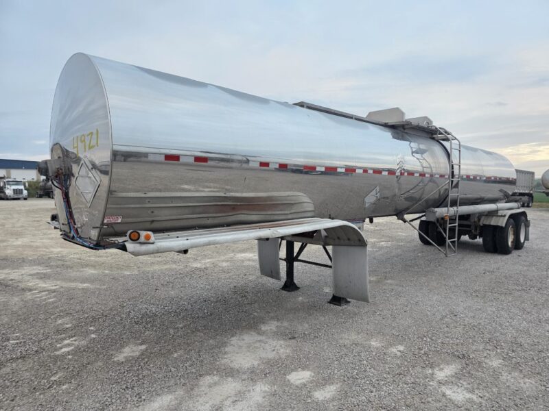 U-4921 1992 Polar 6500 Gallon Stainless Steel Semi Tanker