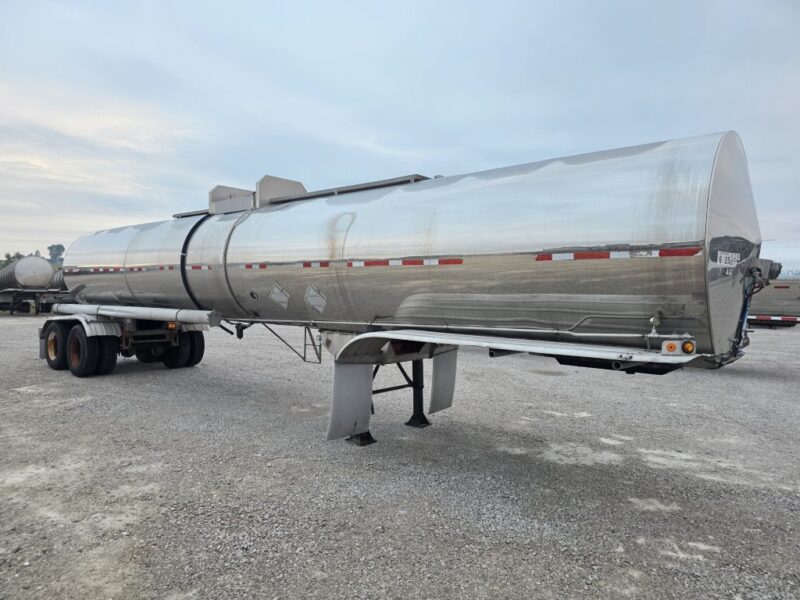 U-4921 1992 Polar 6500 Gallon Stainless Steel Semi Tanker