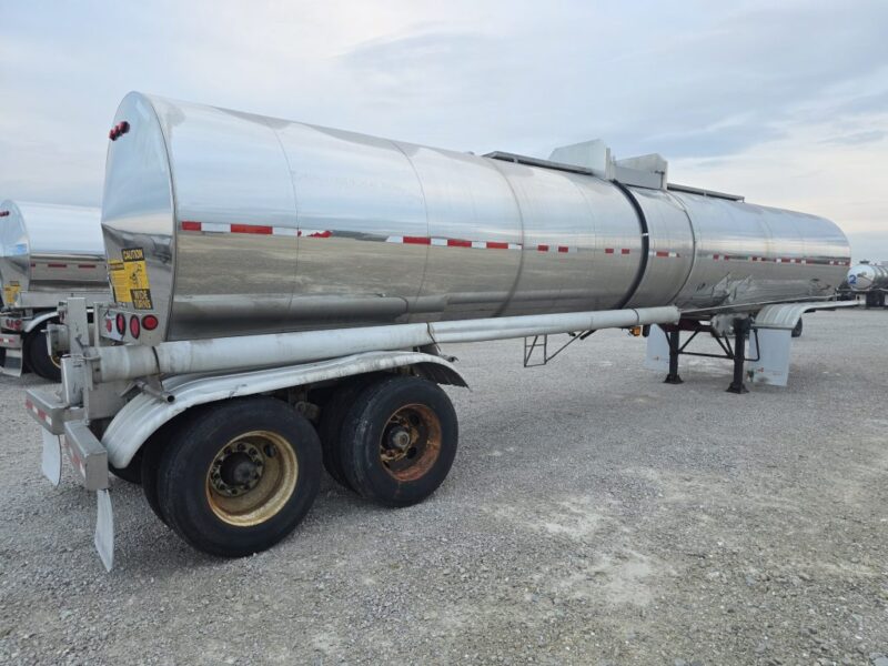 U-4921 1992 Polar 6500 Gallon Stainless Steel Semi Tanker