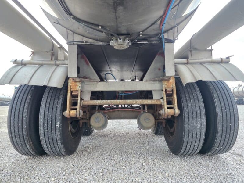 U-4921 1992 Polar 6500 Gallon Stainless Steel Semi Tanker