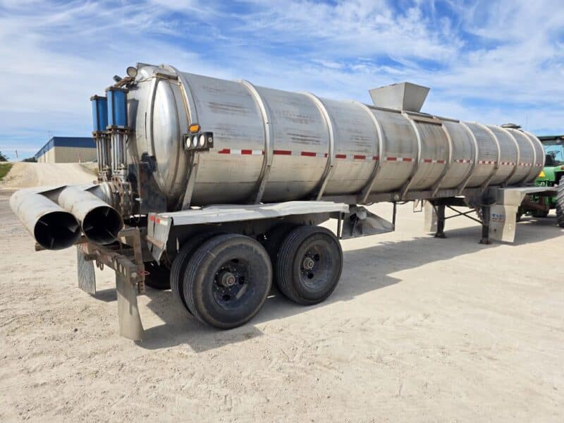 Dual 12″ U-4932 1984 Brenner 6500 Gallon Stainless Steel Semi Tanker