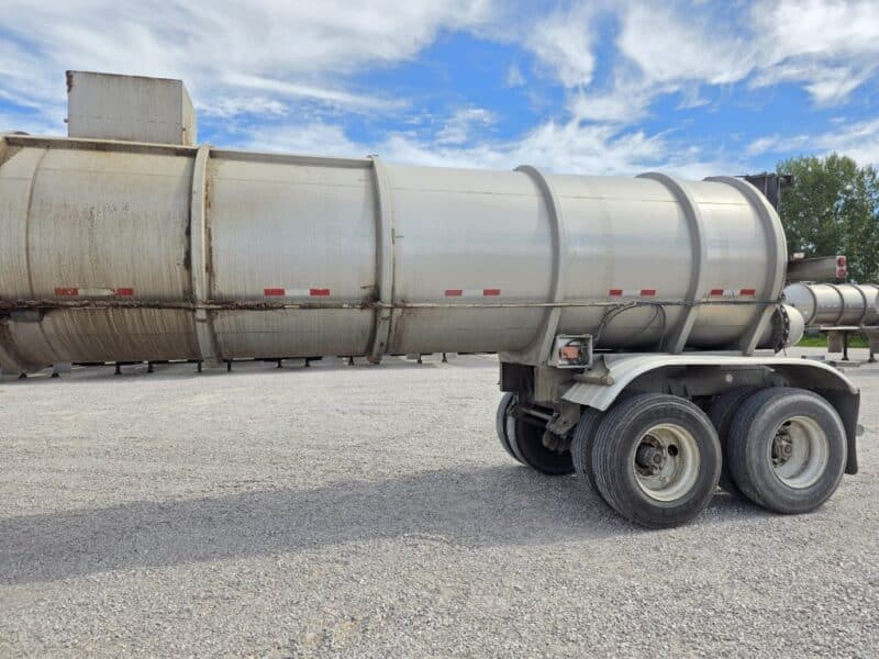 18″ U-4933 1986 Polar 7000 Gallon Stainless Steel Semi Tanker