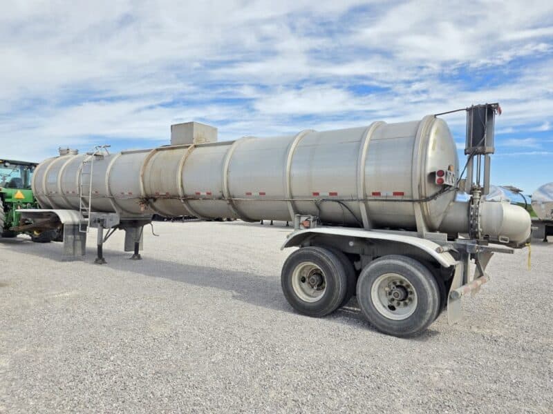 18″ U-4933 1986 Polar 7000 Gallon Stainless Steel Semi Tanker