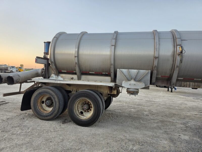 Dual 12″ U-4930 1978 Heil 6300 Gallon Stainless Steel Semi Tanker