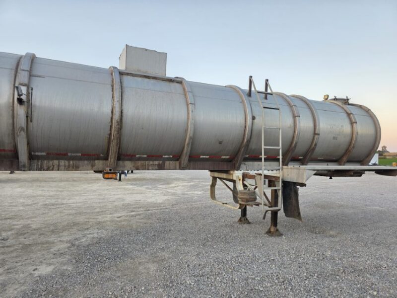 Dual 12″ U-4930 1978 Heil 6300 Gallon Stainless Steel Semi Tanker