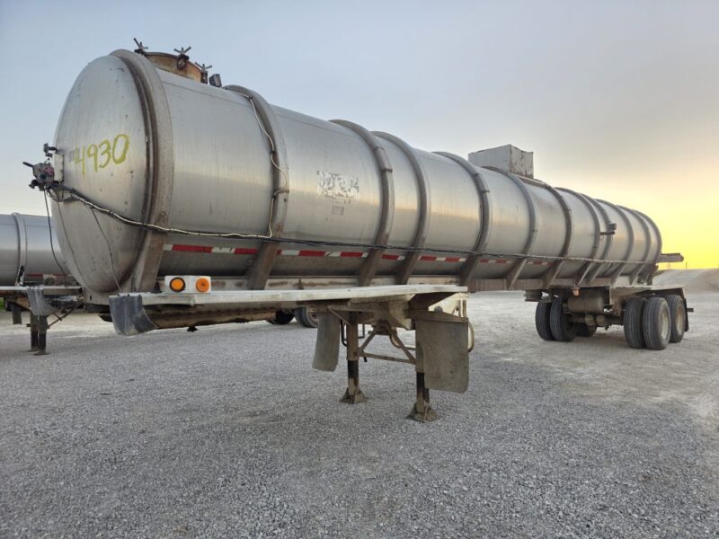 Dual 12″ U-4930 1978 Heil 6300 Gallon Stainless Steel Semi Tanker