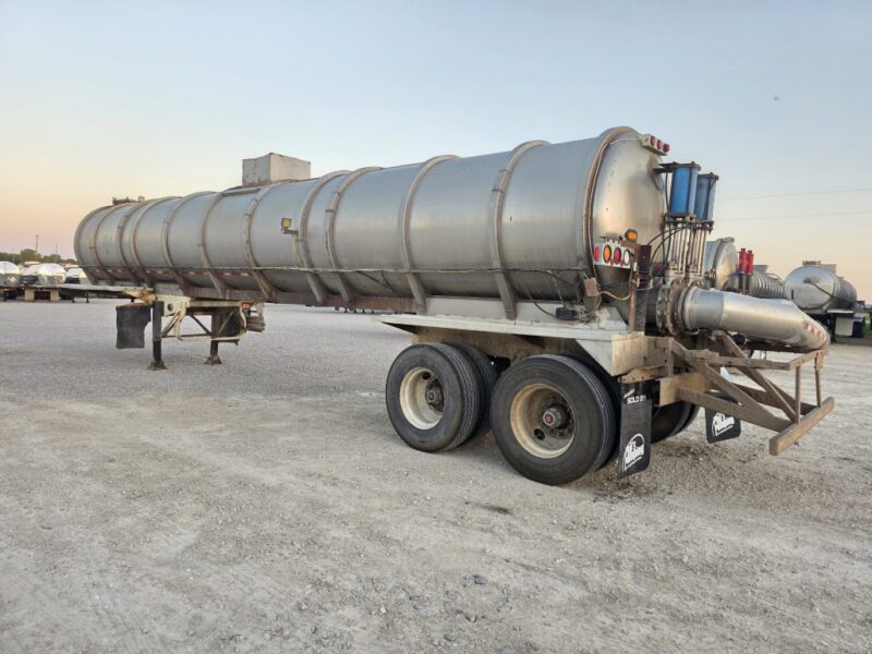 Dual 12″ U-4930 1978 Heil 6300 Gallon Stainless Steel Semi Tanker