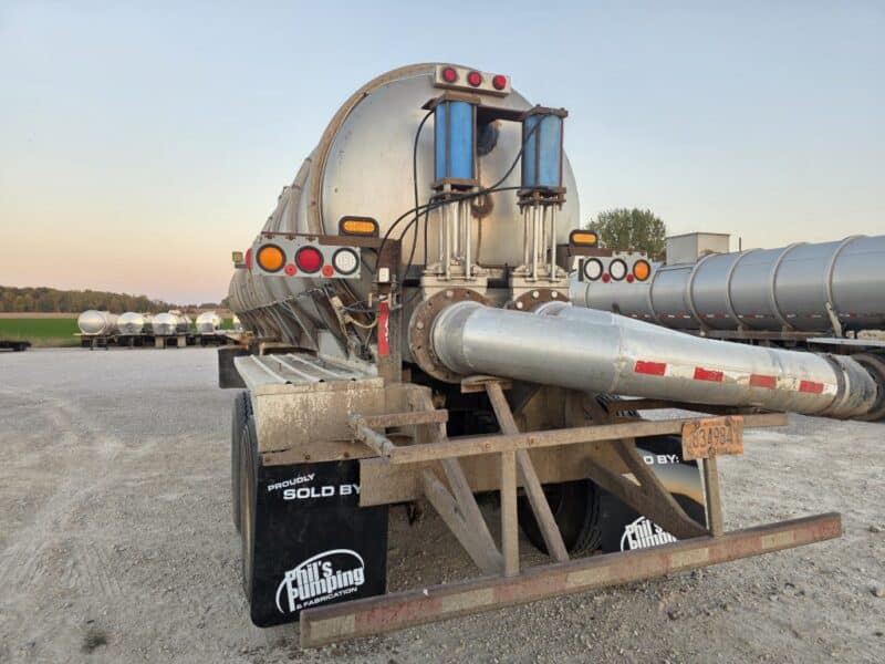 Dual 12″ U-4930 1978 Heil 6300 Gallon Stainless Steel Semi Tanker
