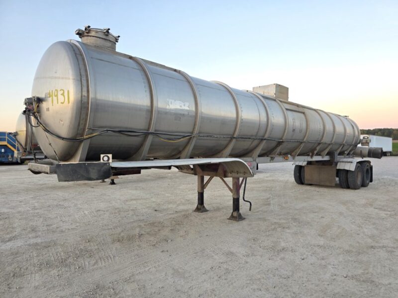 18″ U-4931 1998 Nova 7200 Gallon Stainless Steel Semi Tanker