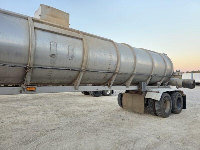 18″ U-4931 1998 Nova 7200 Gallon Stainless Steel Semi Tanker