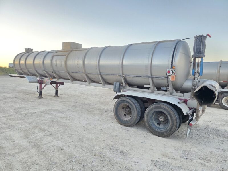 18″ U-4931 1998 Nova 7200 Gallon Stainless Steel Semi Tanker