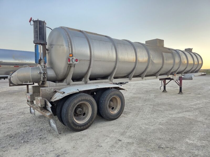 18″ U-4931 1998 Nova 7200 Gallon Stainless Steel Semi Tanker