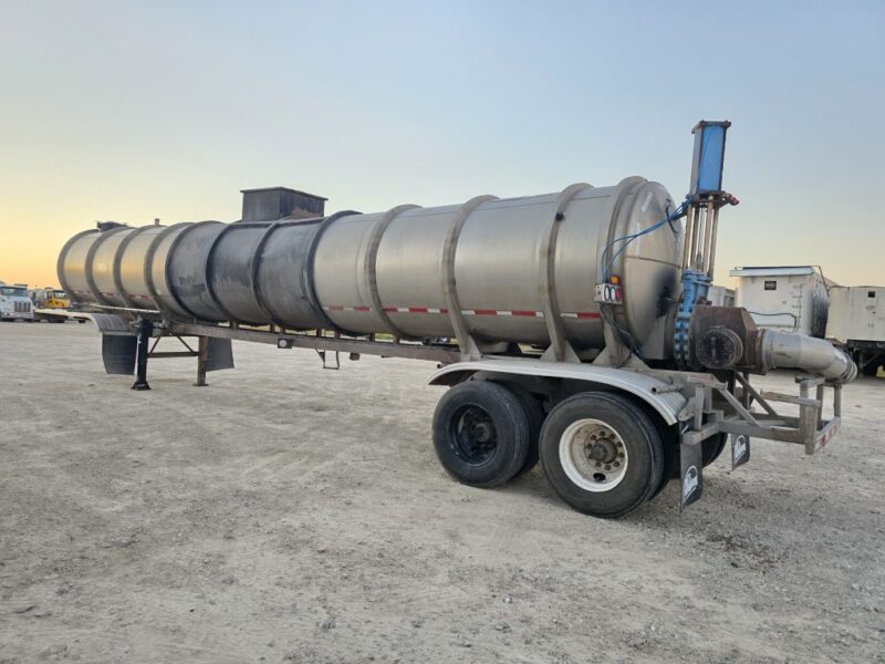 20″ U-4929 1988 Fruehauf 7000 Gallon Stainless Steel Semi Tanker