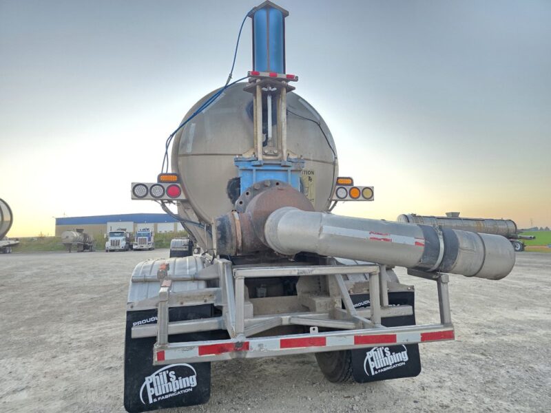 20″ U-4929 1988 Fruehauf 7000 Gallon Stainless Steel Semi Tanker