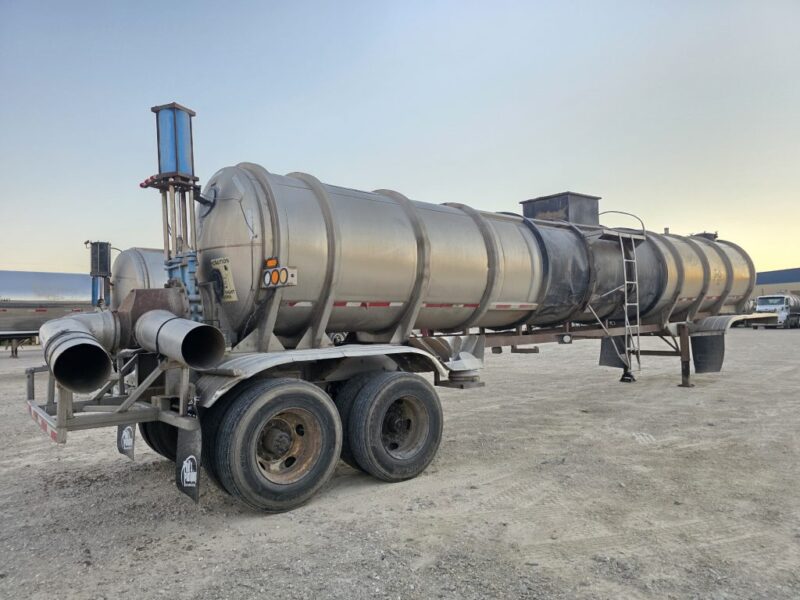 20″ U-4929 1988 Fruehauf 7000 Gallon Stainless Steel Semi Tanker