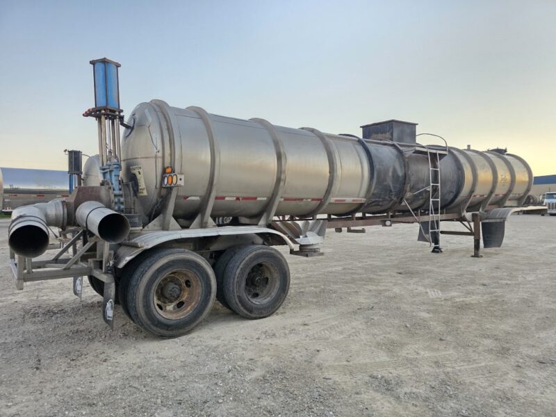 20″ U-4929 1988 Fruehauf 7000 Gallon Stainless Steel Semi Tanker