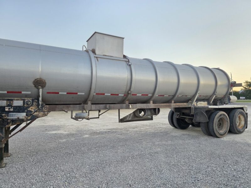 Dual 12″ U-4934 1985 Heil 6000 Gallon Stainless Steel Semi Tanker